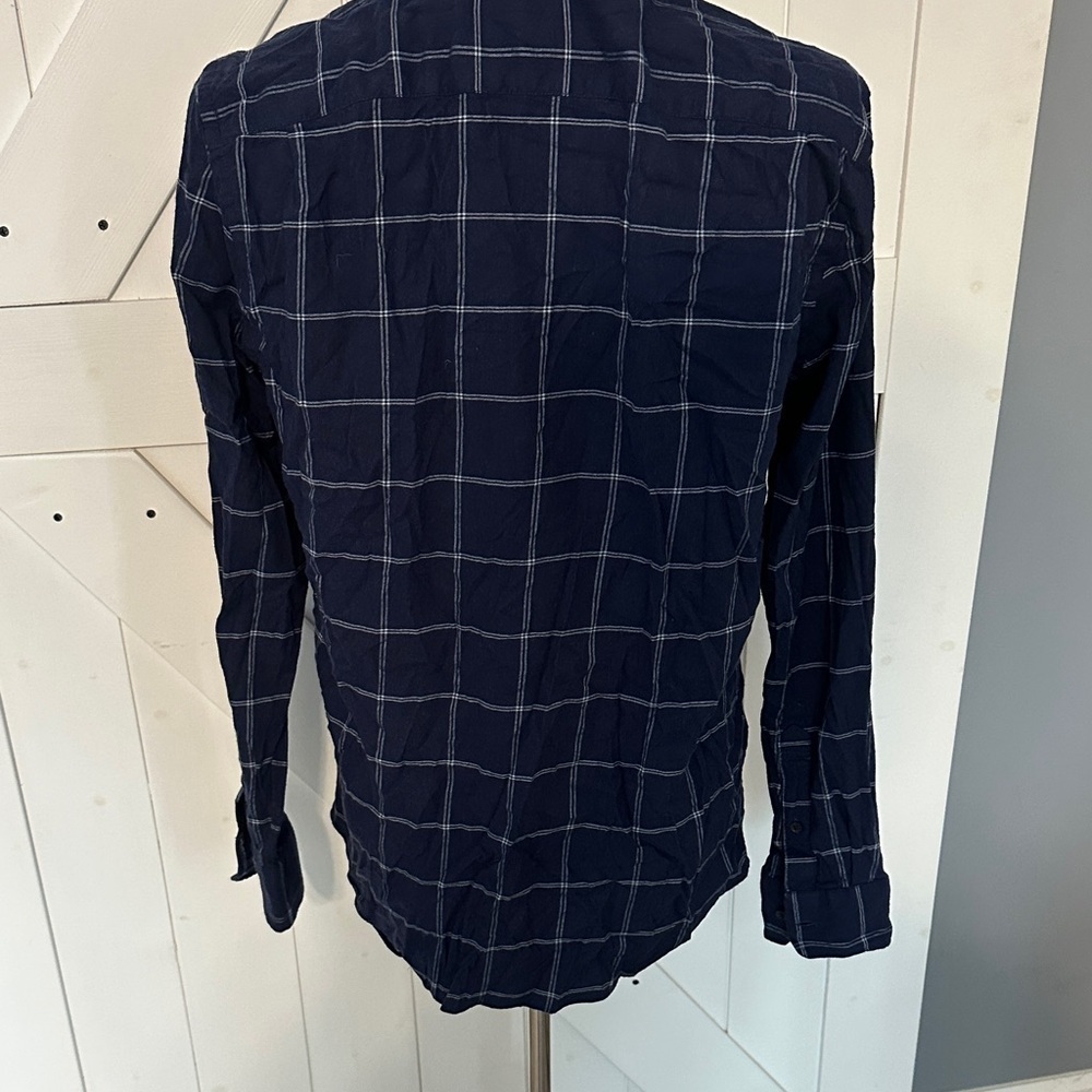 Men’s Faherty navy blue button up - Picture 5 of 5